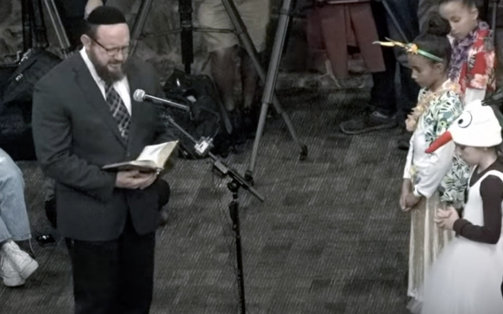 Texas-School-Board-That-Banned-Anne-Frank-Book-Invited-Messianic-‘Rabbi’-Charged-With-Sexual-Assault-to-Open-Meeting-With-Prayer